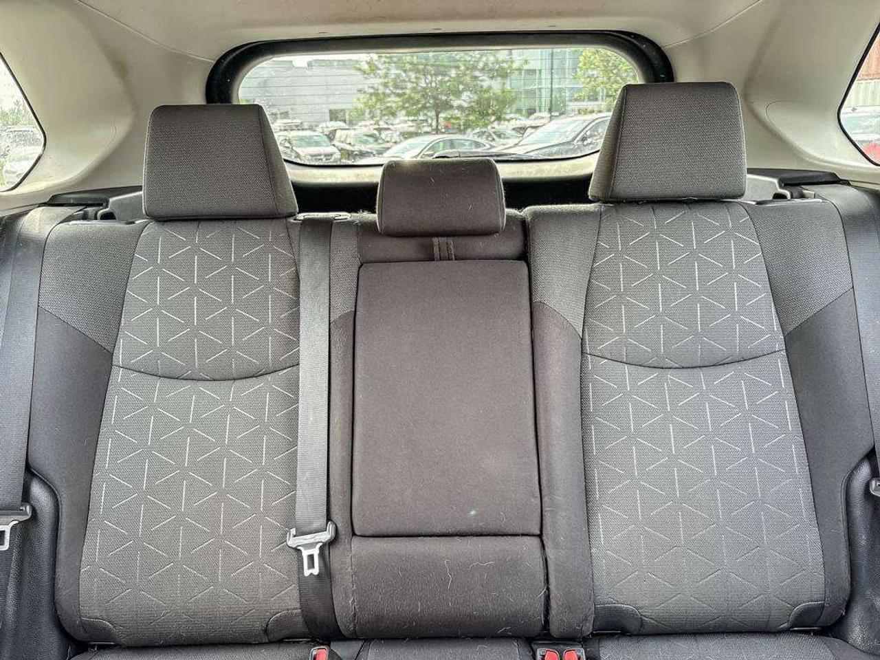 2022 Toyota RAV4 LE Photo