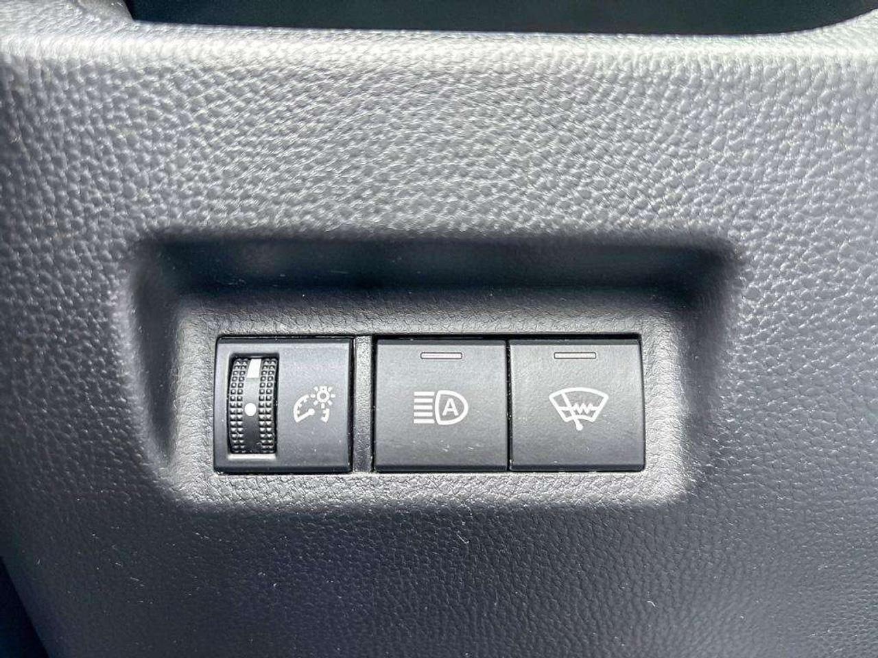 2022 Toyota RAV4 LE Photo