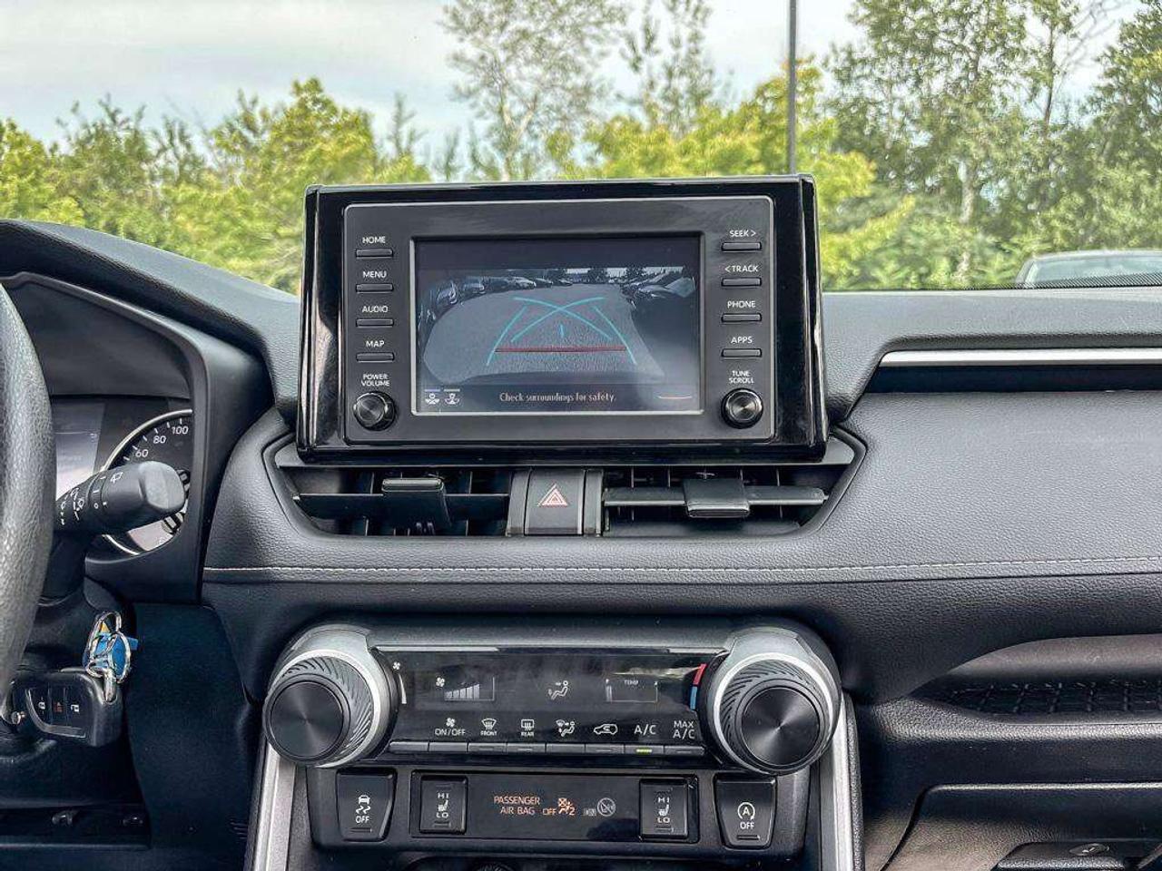 2022 Toyota RAV4 LE Photo