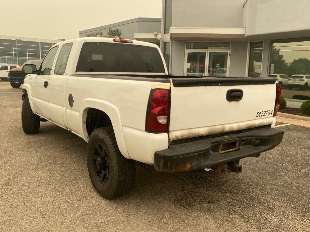 2006 Chevrolet SILVERADO 2500HD 2WD Extended Cab Standard Box Photo
