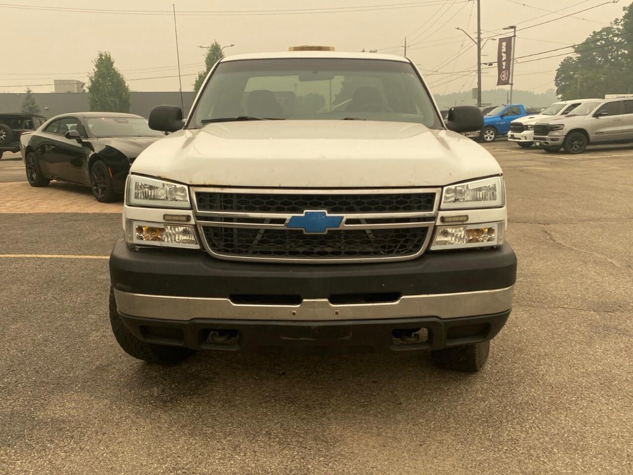 2006 Chevrolet SILVERADO 2500HD 2WD Extended Cab Standard Box Photo