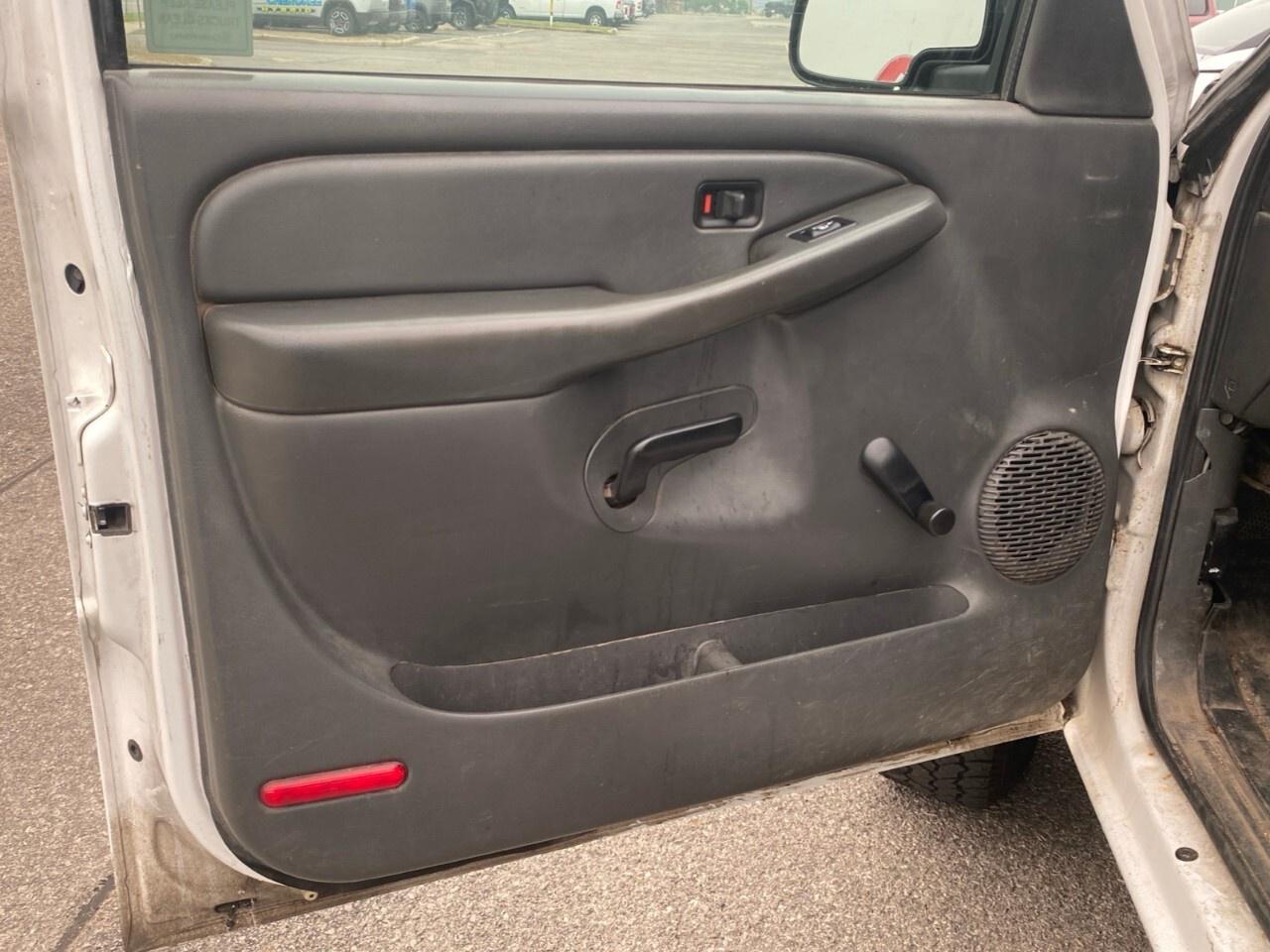 2006 Chevrolet SILVERADO 2500HD 2WD Extended Cab Standard Box Photo