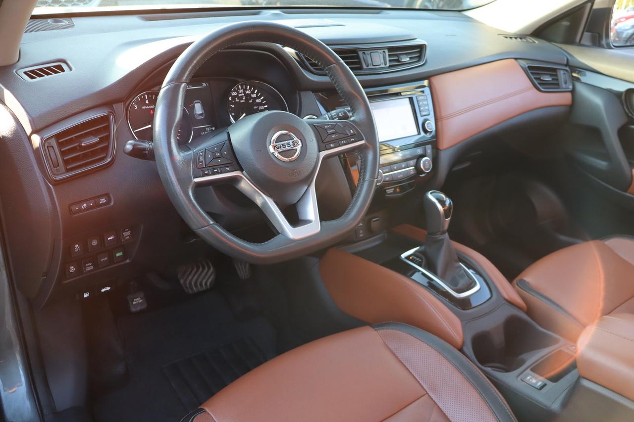 2017 Nissan Rogue Platinum AWD   No Accident   Safety Certification Photo