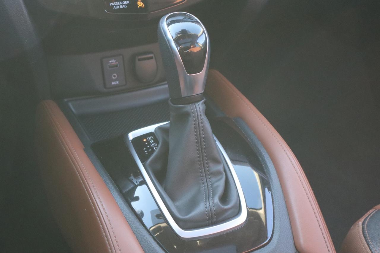2017 Nissan Rogue Platinum AWD   No Accident   Safety Certification Photo
