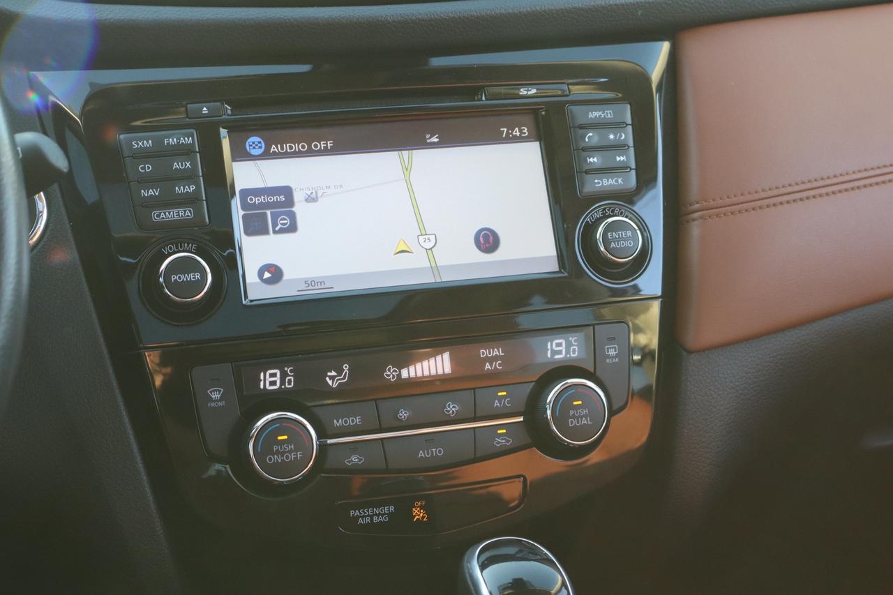 2017 Nissan Rogue Platinum AWD   No Accident   Safety Certification Photo