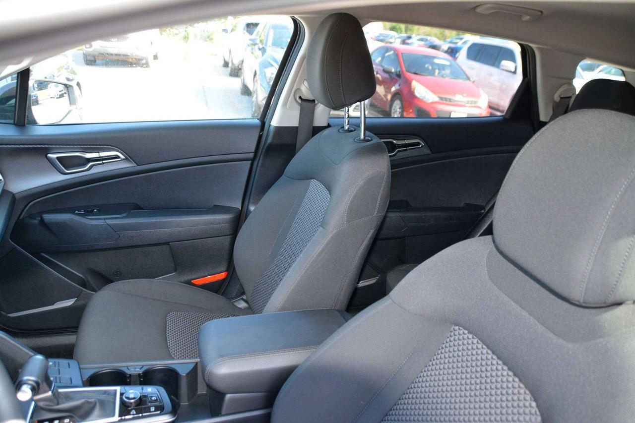 2023 Kia Sportage LX Photo