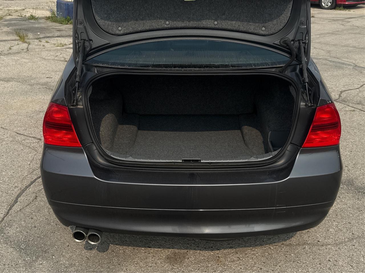 2008 BMW 335i 323i Photo