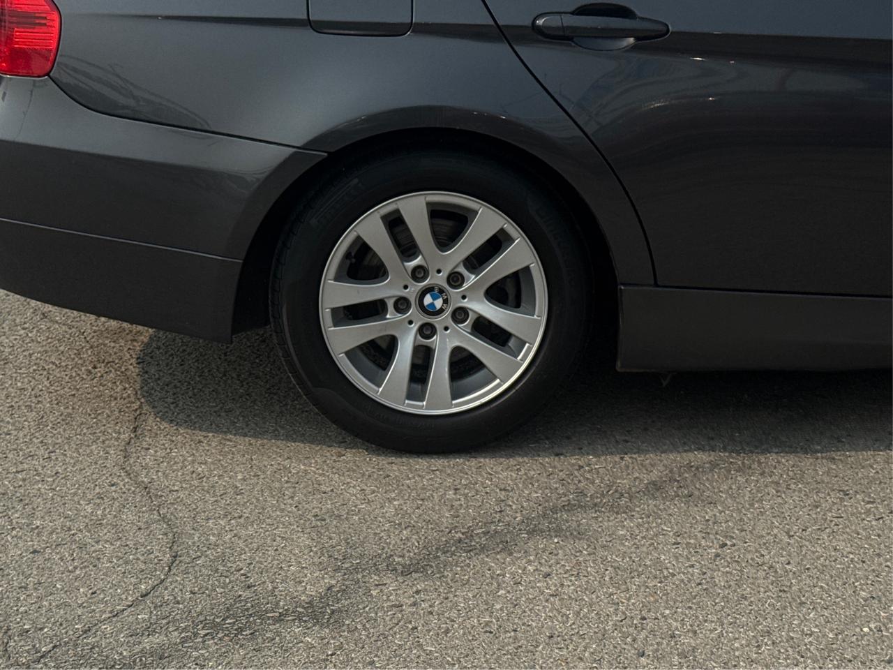 2008 BMW 335i 323i Photo