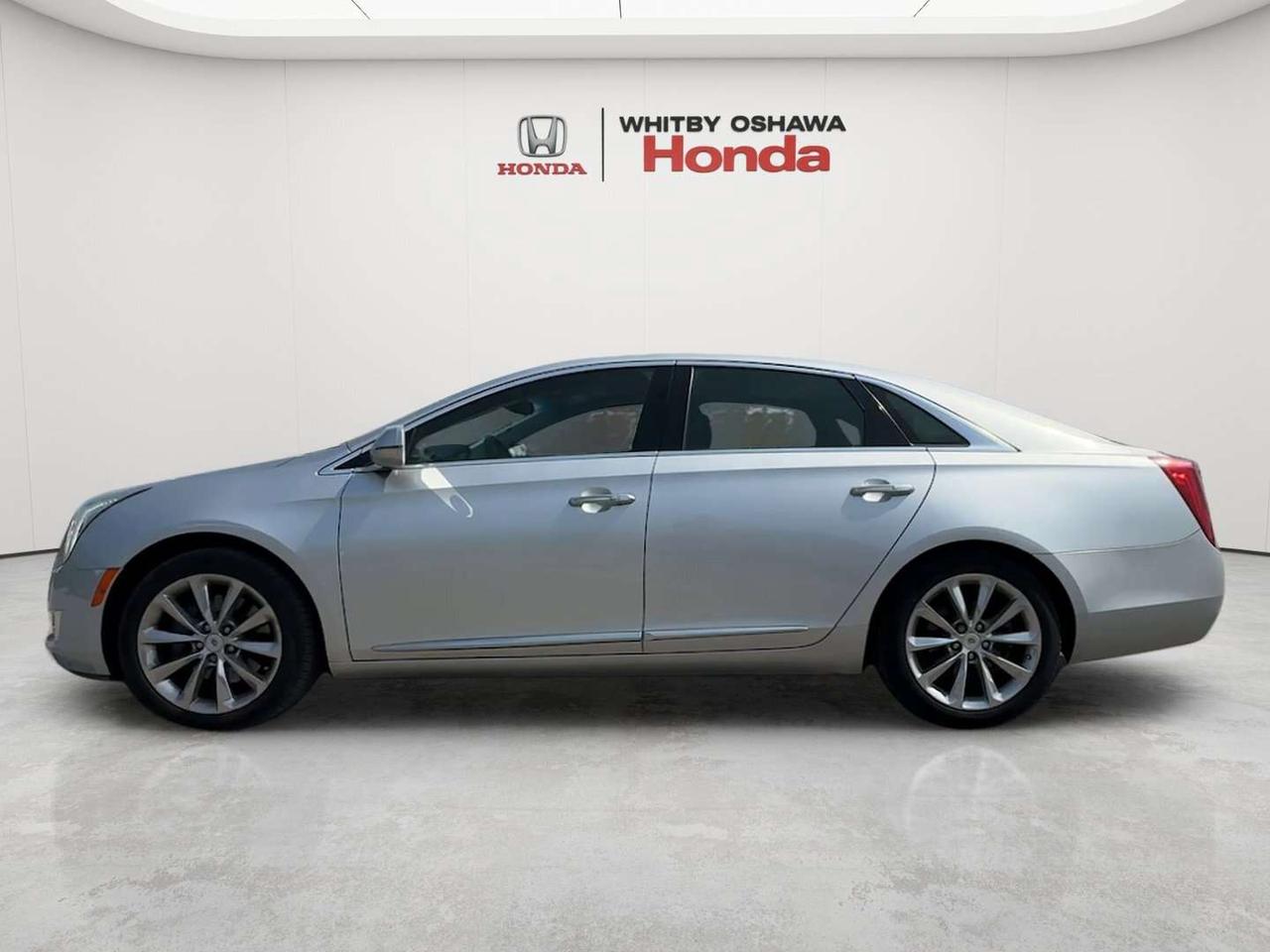2013 Cadillac XTS Luxury Photo2
