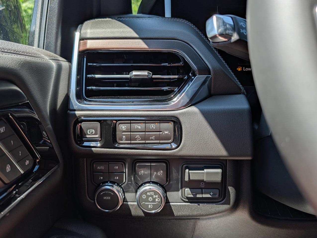2026 GMC Yukon XL Denali Photo