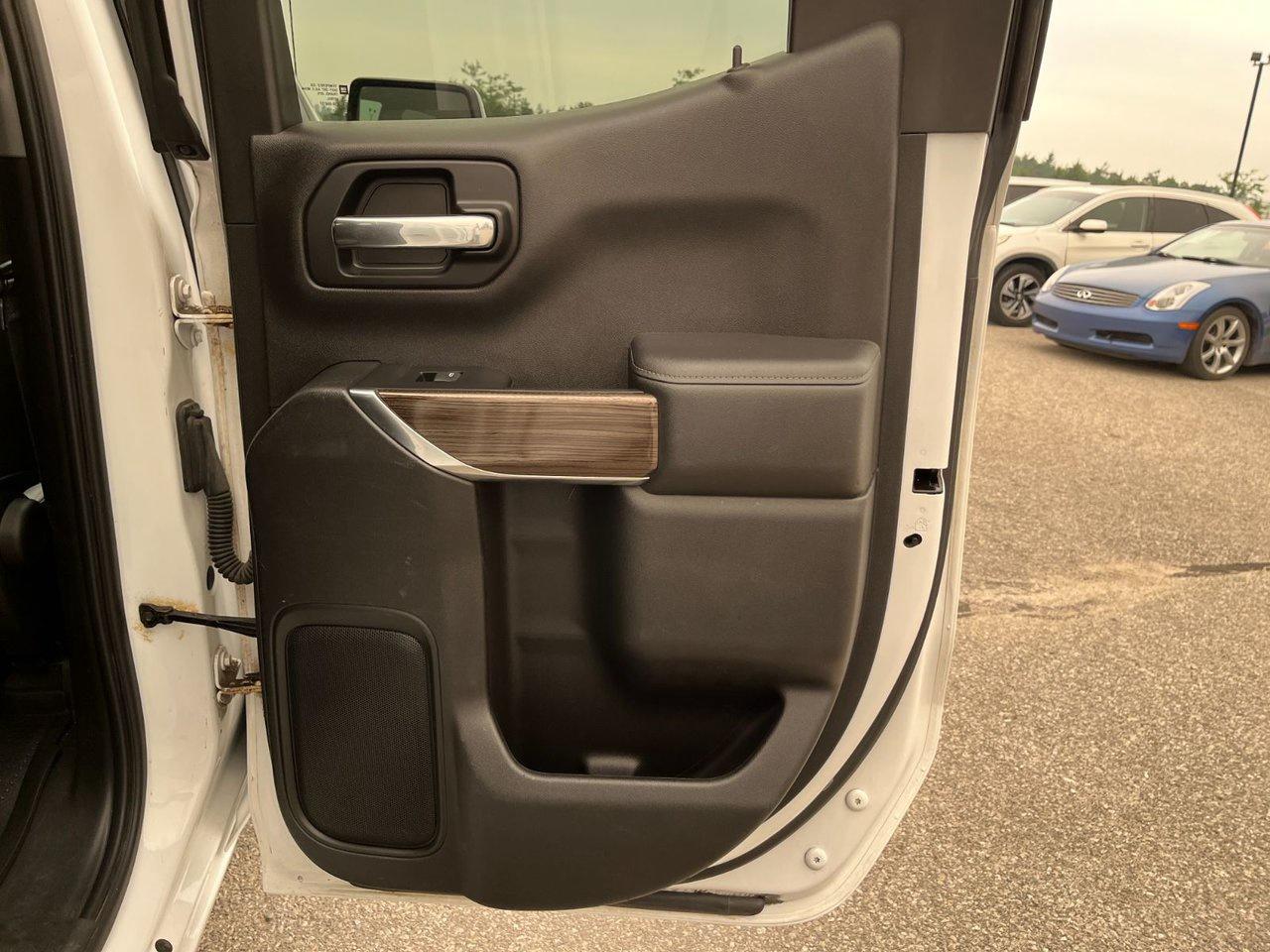 2019 Chevrolet Silverado 1500 4WD Double Cab 147'' WB RST Photo