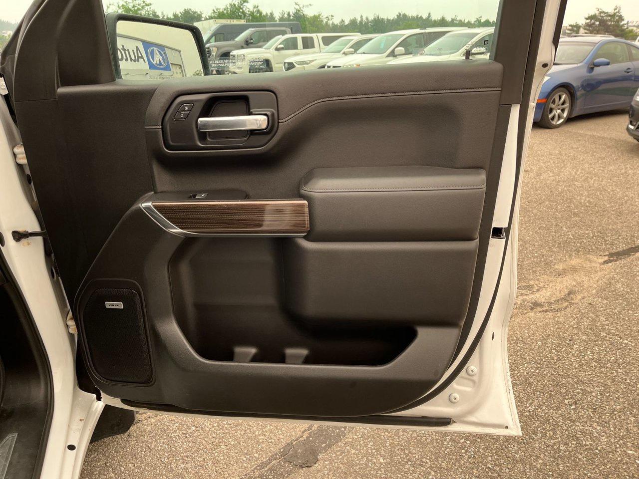 2019 Chevrolet Silverado 1500 4WD Double Cab 147'' WB RST Photo