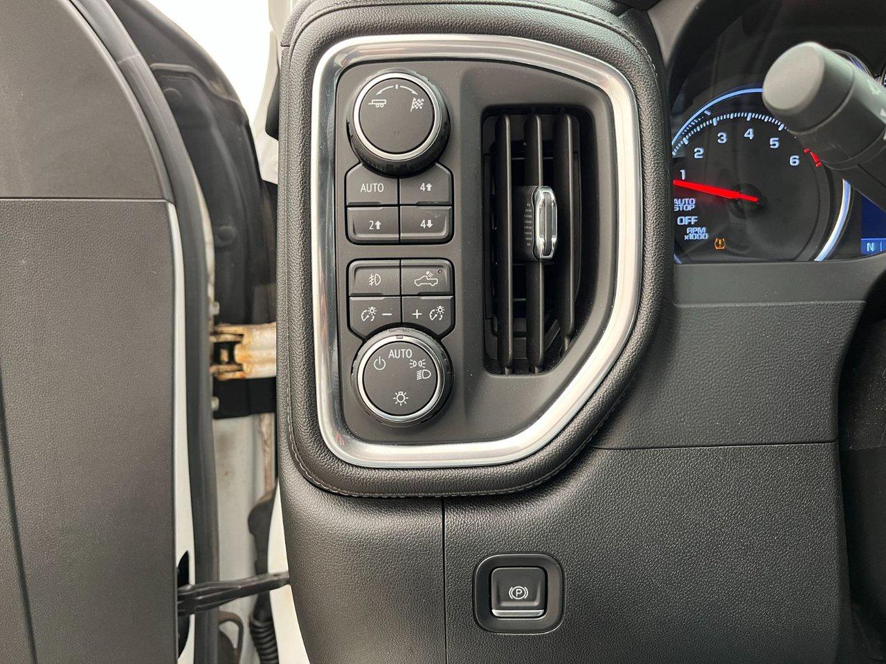 2019 Chevrolet Silverado 1500 4WD Double Cab 147'' WB RST Photo