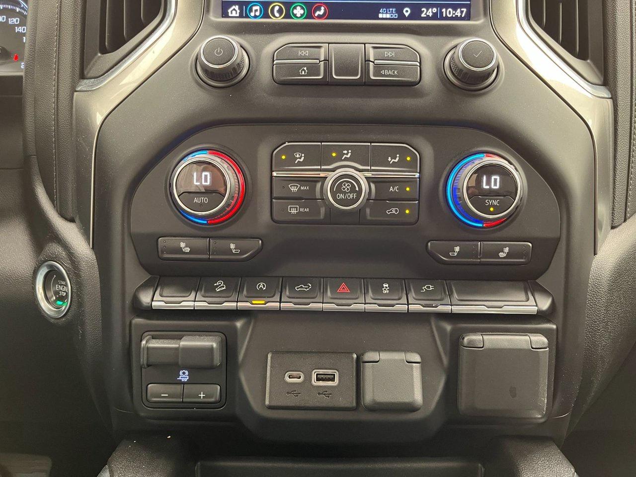 2019 Chevrolet Silverado 1500 4WD Double Cab 147'' WB RST Photo