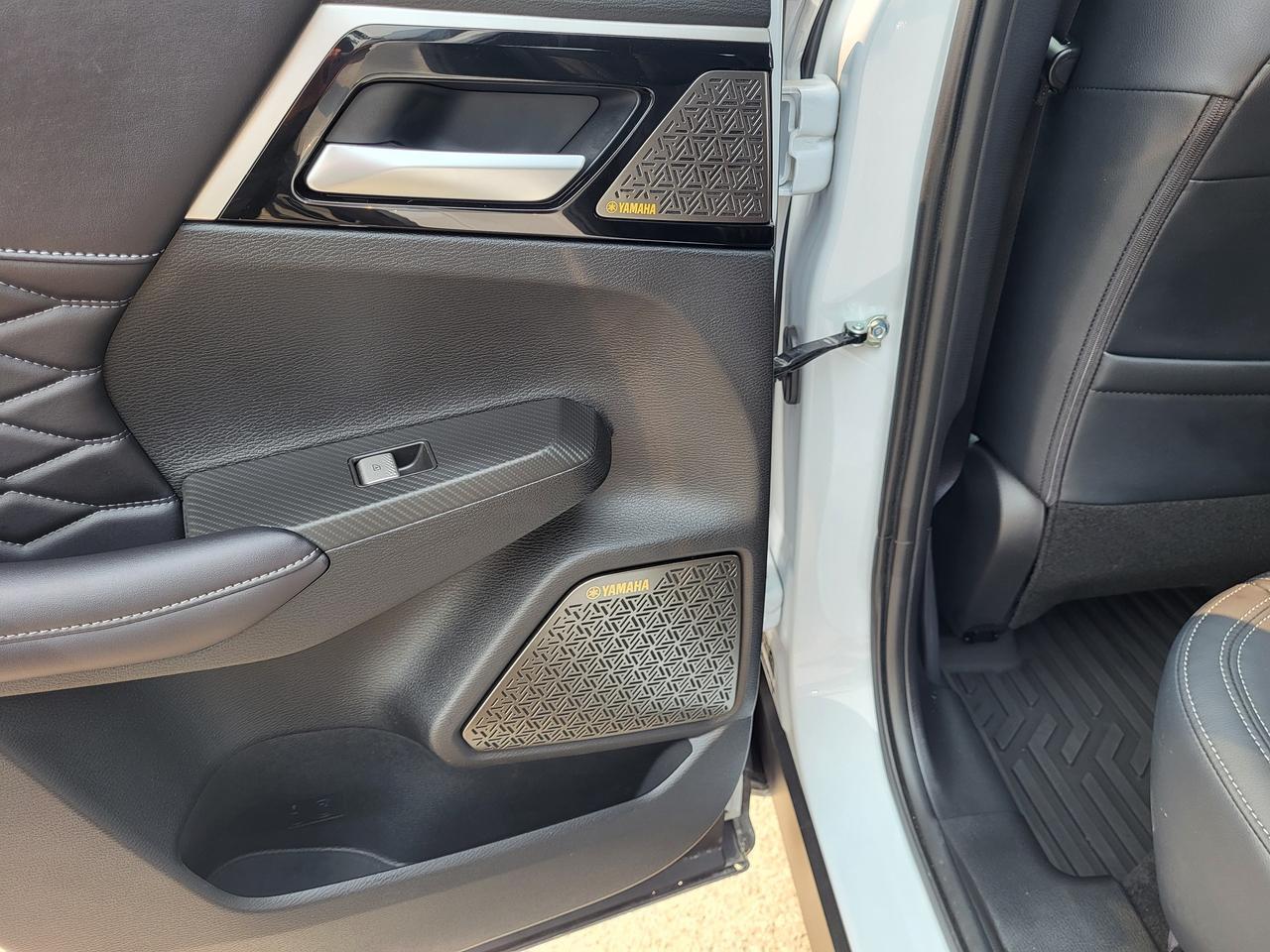 2025 Mitsubishi Outlander GT Photo