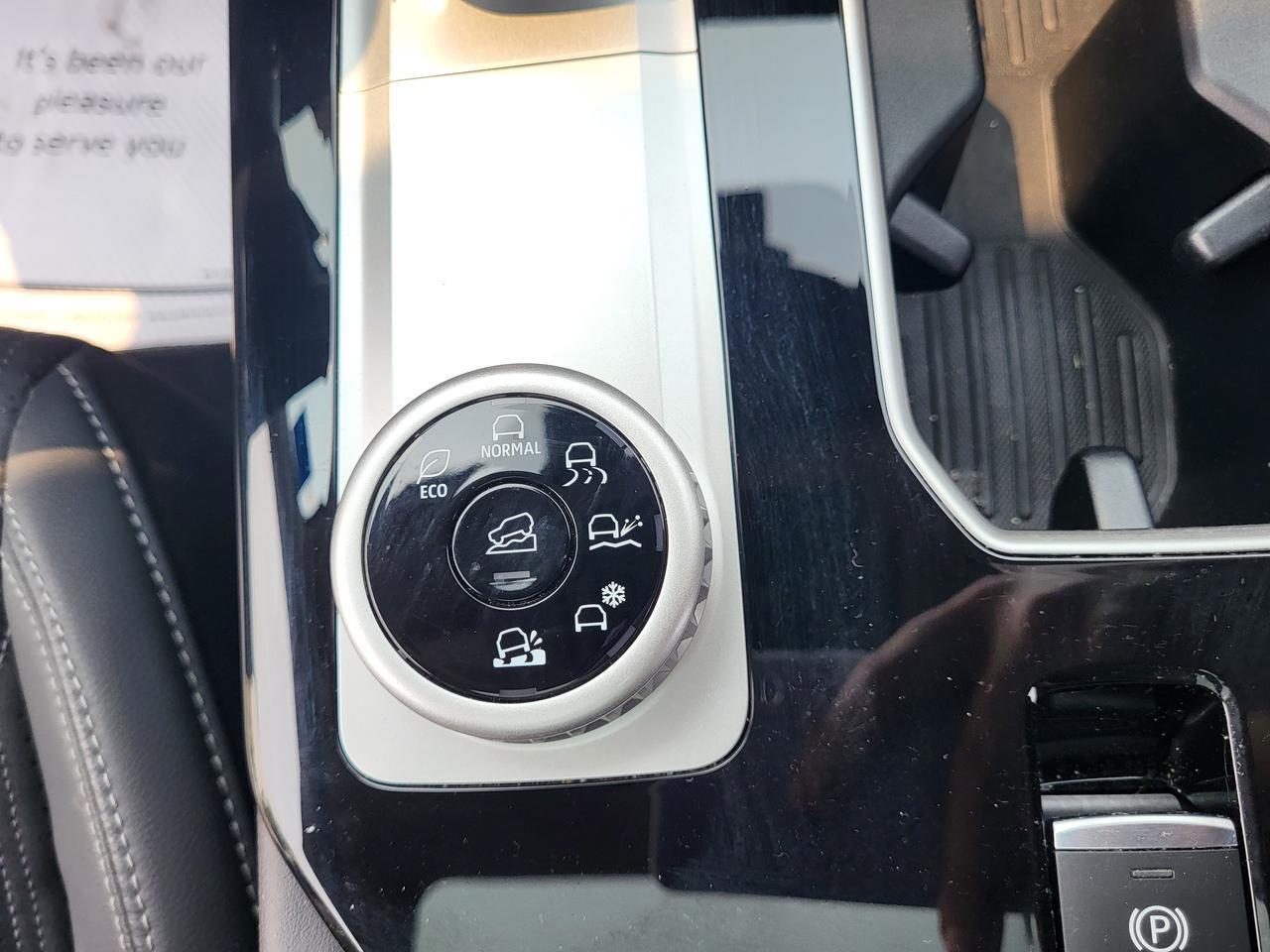 2025 Mitsubishi Outlander GT Photo