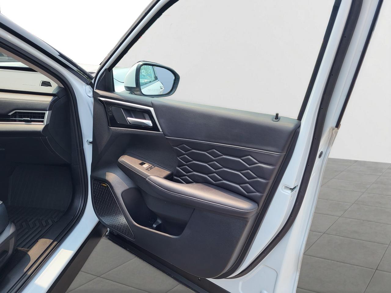 2025 Mitsubishi Outlander GT Photo