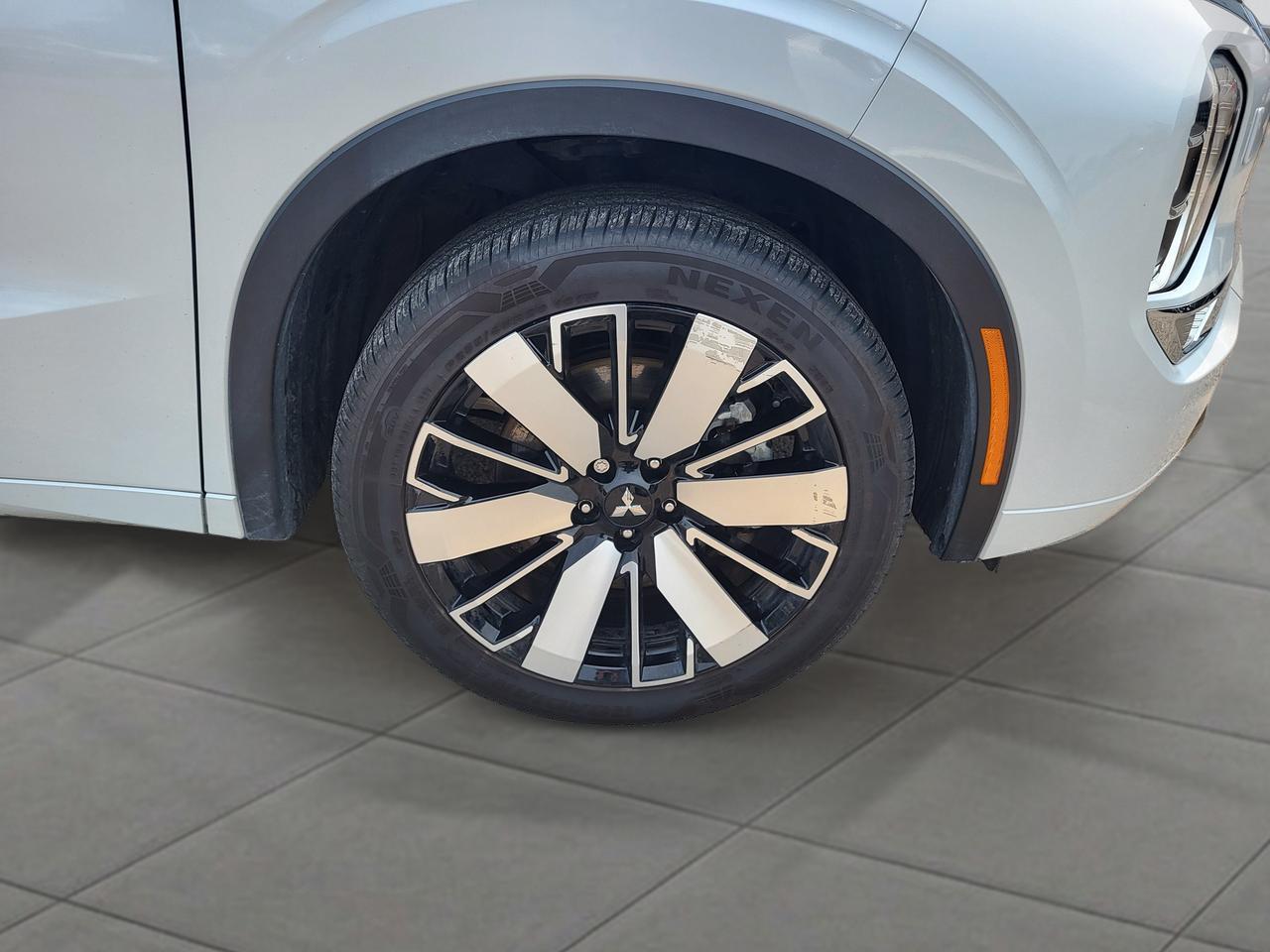 2025 Mitsubishi Outlander GT Photo