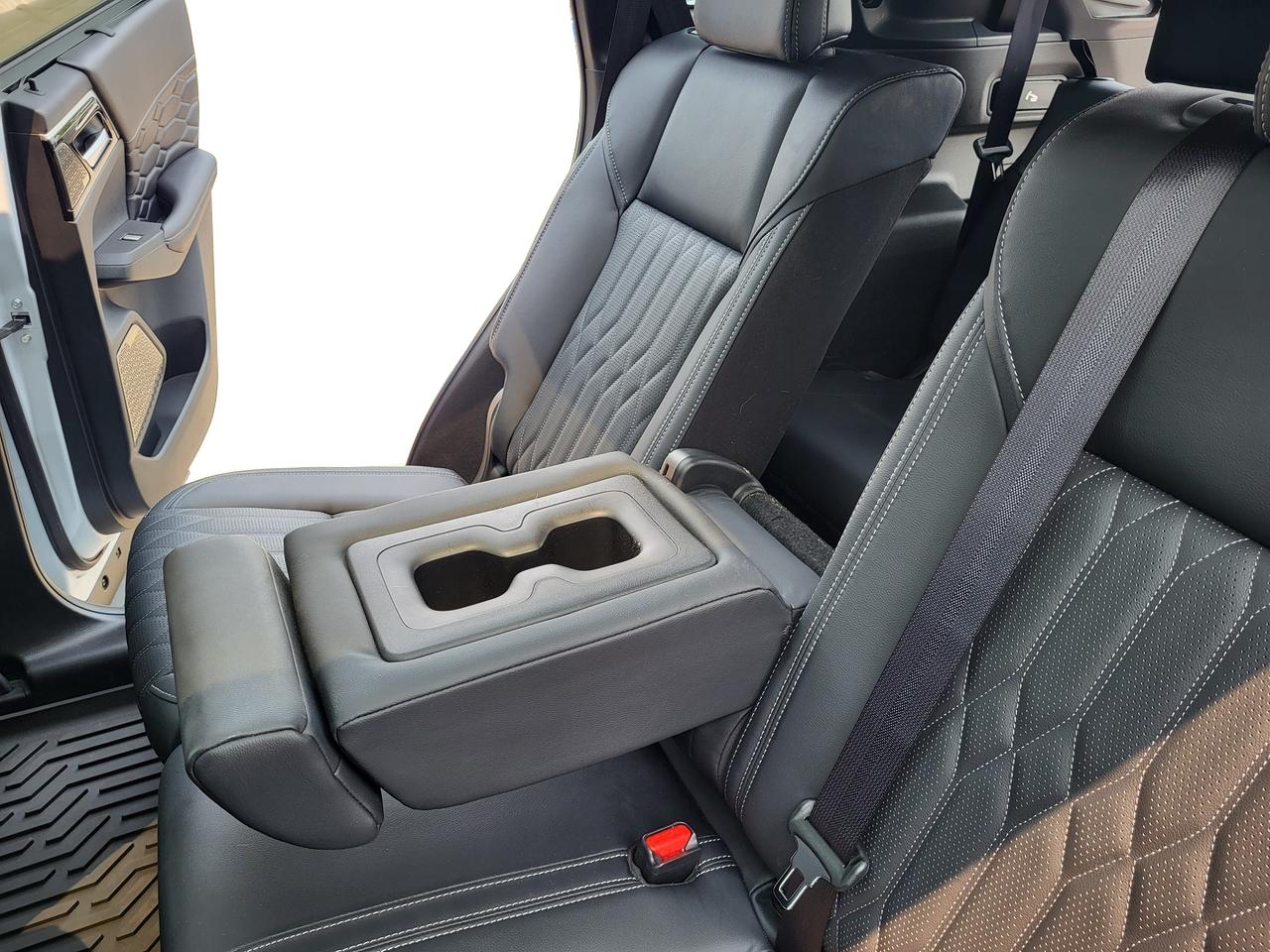 2025 Mitsubishi Outlander GT Photo