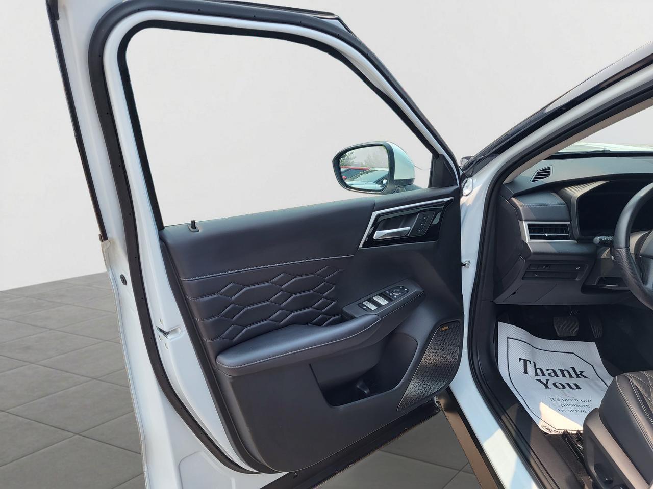 2025 Mitsubishi Outlander GT Photo