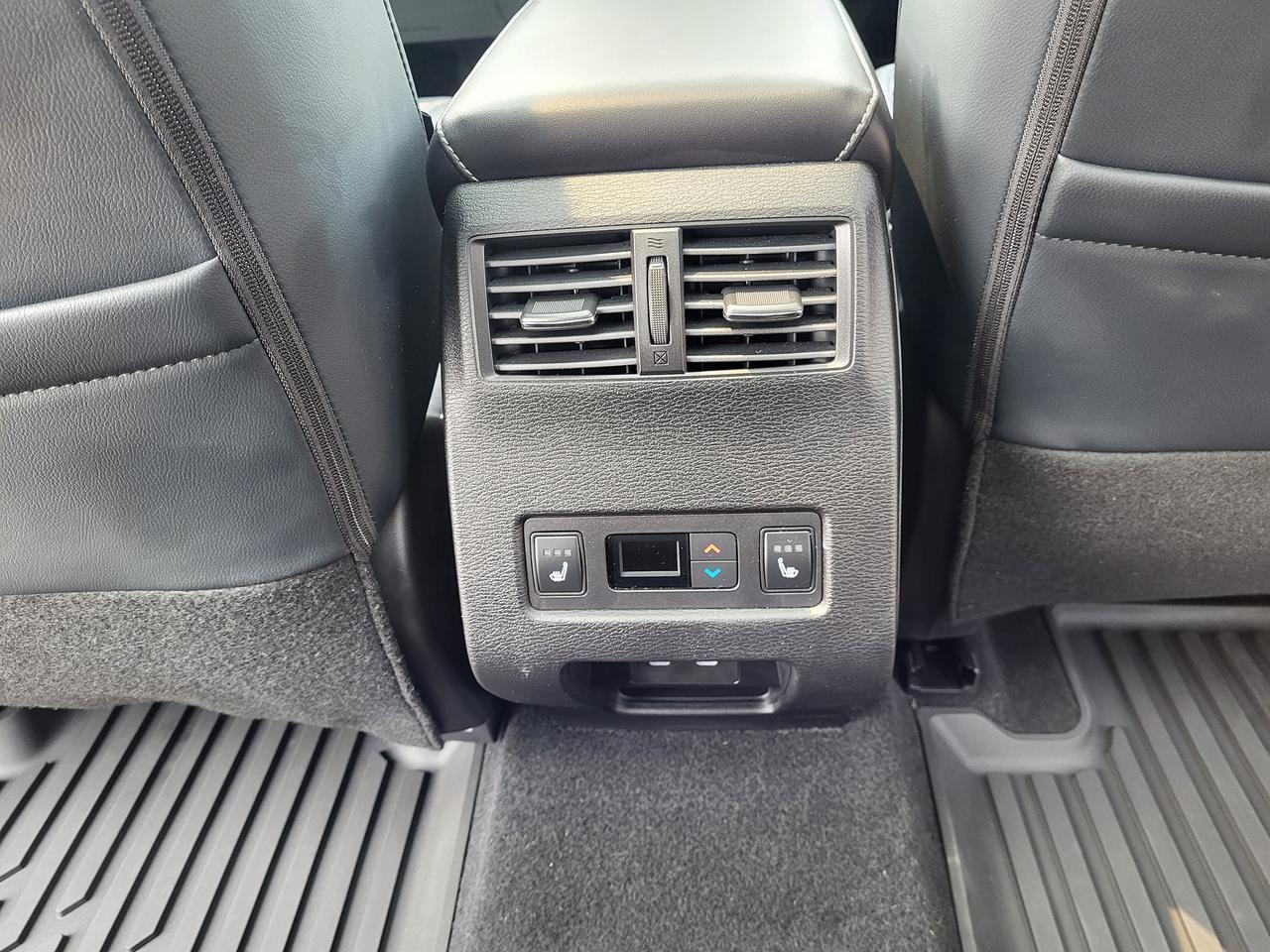 2025 Mitsubishi Outlander GT Photo