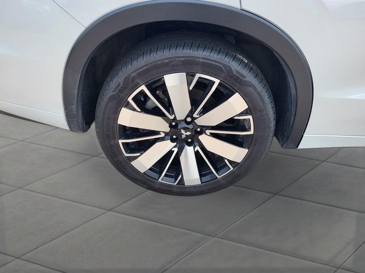 2025 Mitsubishi Outlander GT Photo