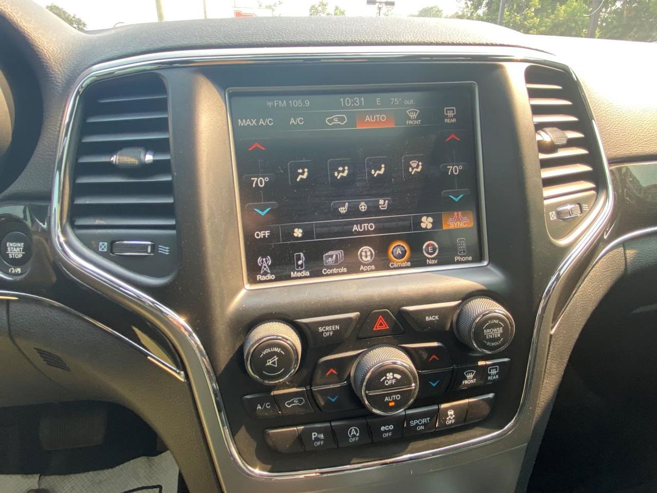 2017 Jeep Grand Cherokee Trailhawk WITH LEATHER/SUNROOF!! Photo