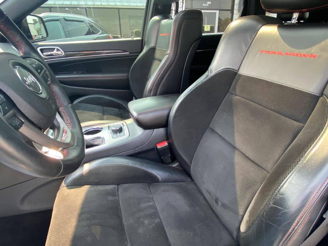 2017 Jeep Grand Cherokee Trailhawk WITH LEATHER/SUNROOF!! Photo