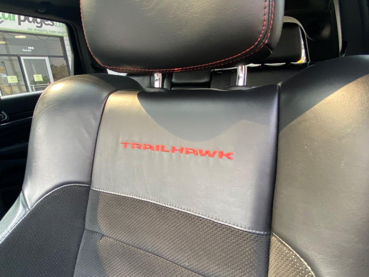 2017 Jeep Grand Cherokee Trailhawk WITH LEATHER/SUNROOF!! Photo