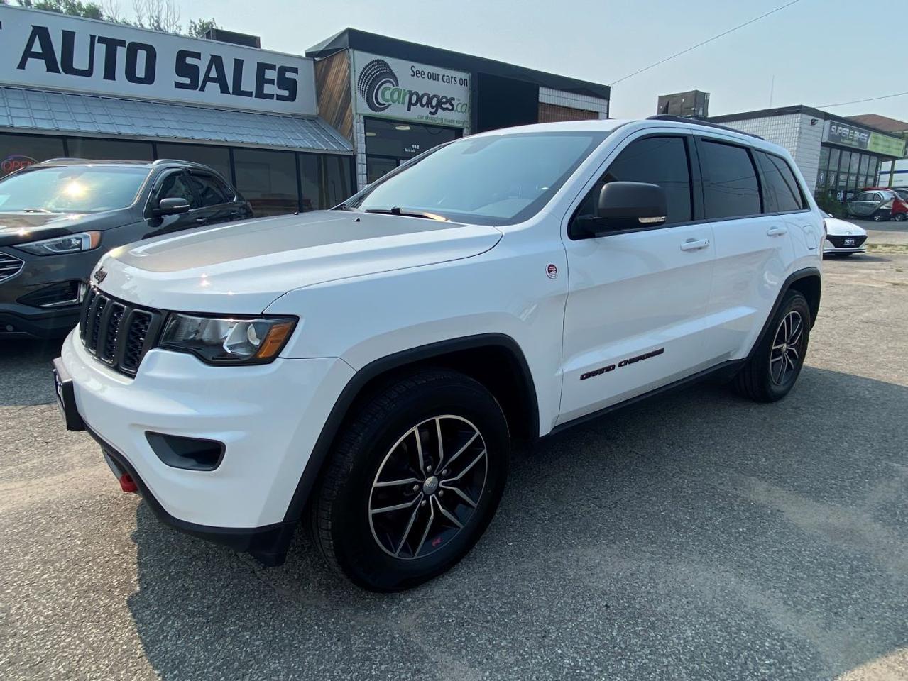 2017 Jeep Grand Cherokee Trailhawk WITH LEATHER/SUNROOF!! Photo