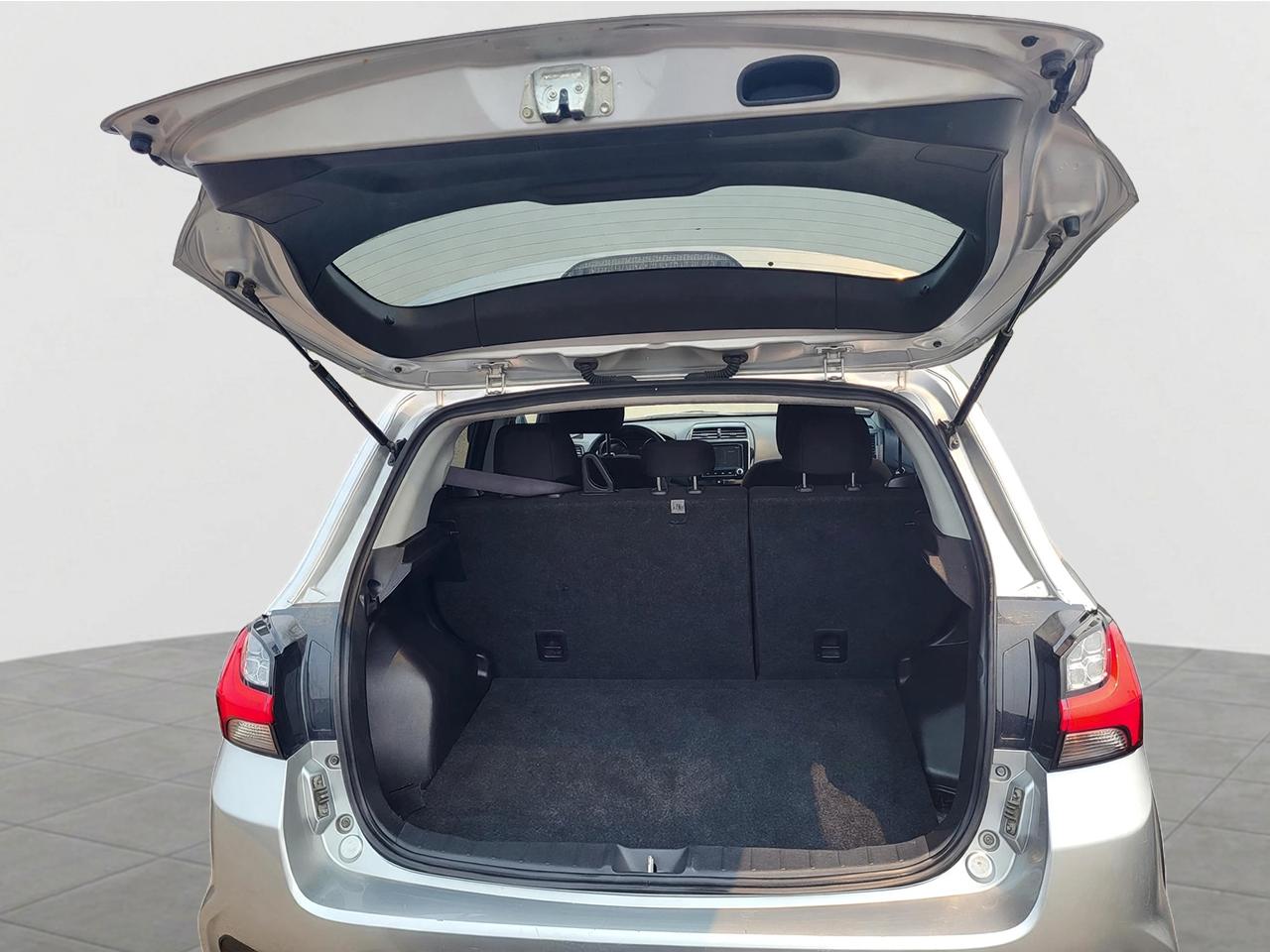 2022 Mitsubishi RVR SE Photo