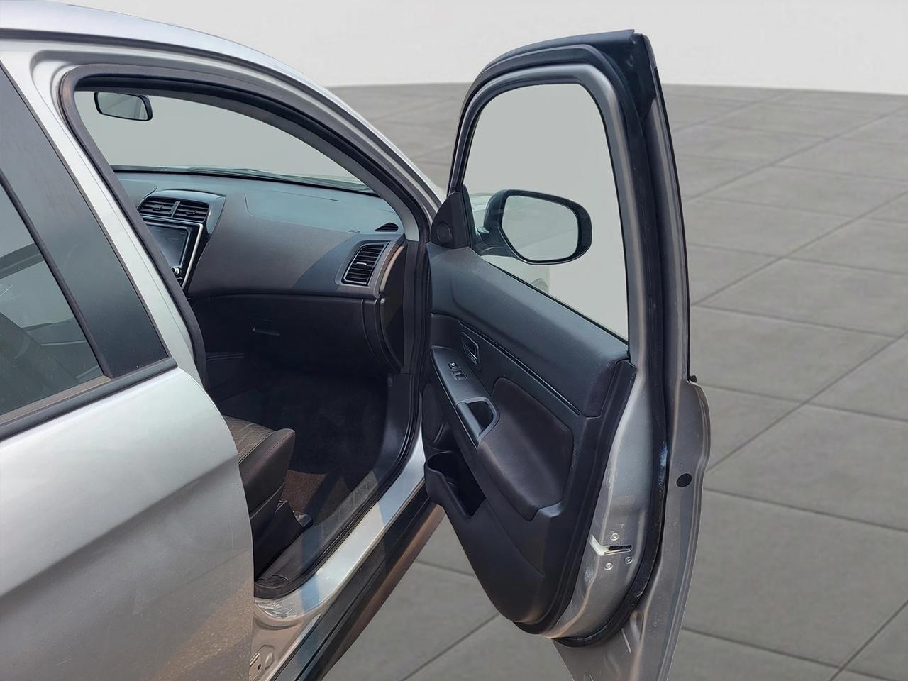 2022 Mitsubishi RVR SE Photo