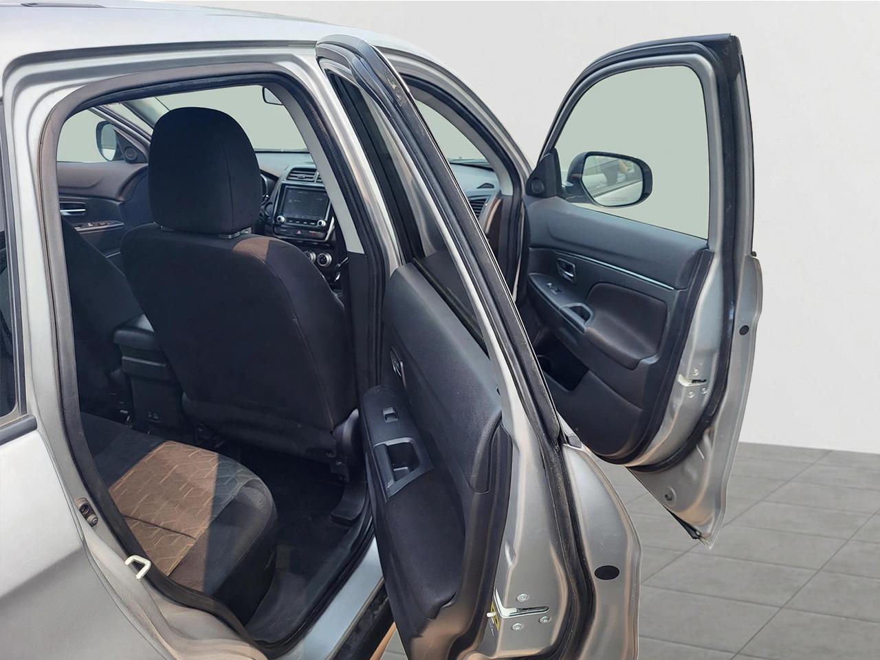 2022 Mitsubishi RVR SE Photo