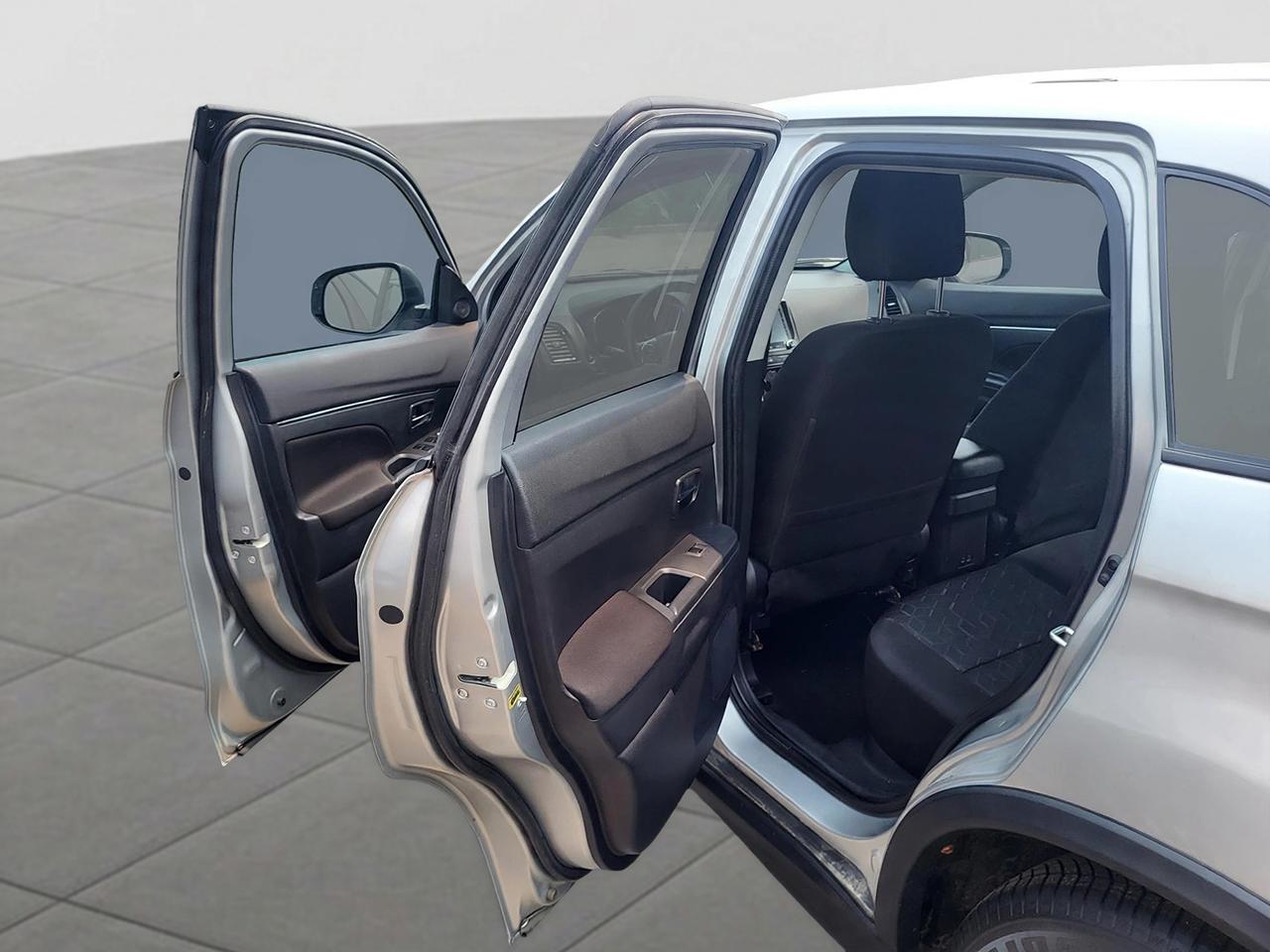 2022 Mitsubishi RVR SE Photo