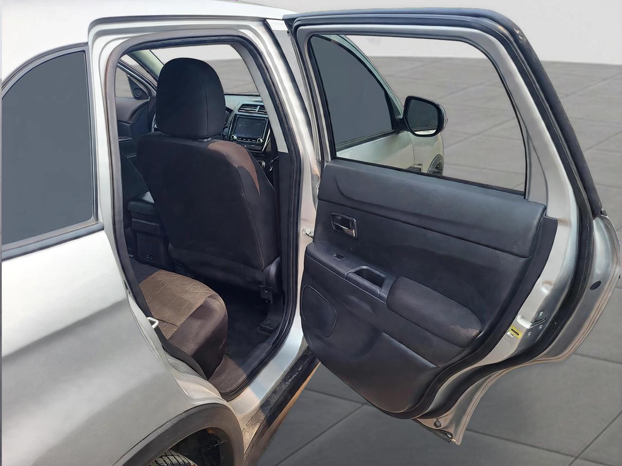 2022 Mitsubishi RVR SE Photo