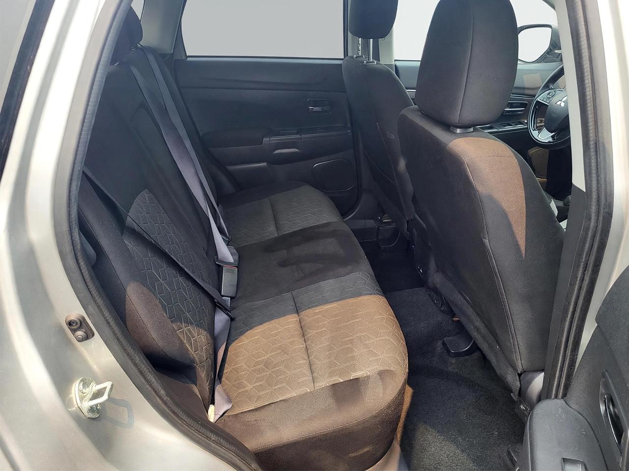 2022 Mitsubishi RVR SE Photo