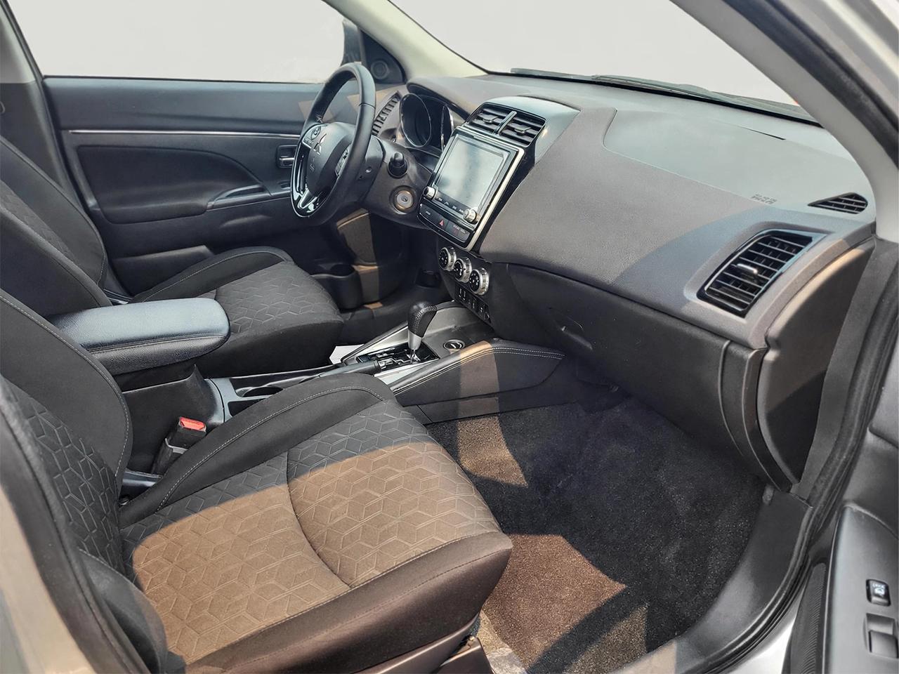 2022 Mitsubishi RVR SE Photo