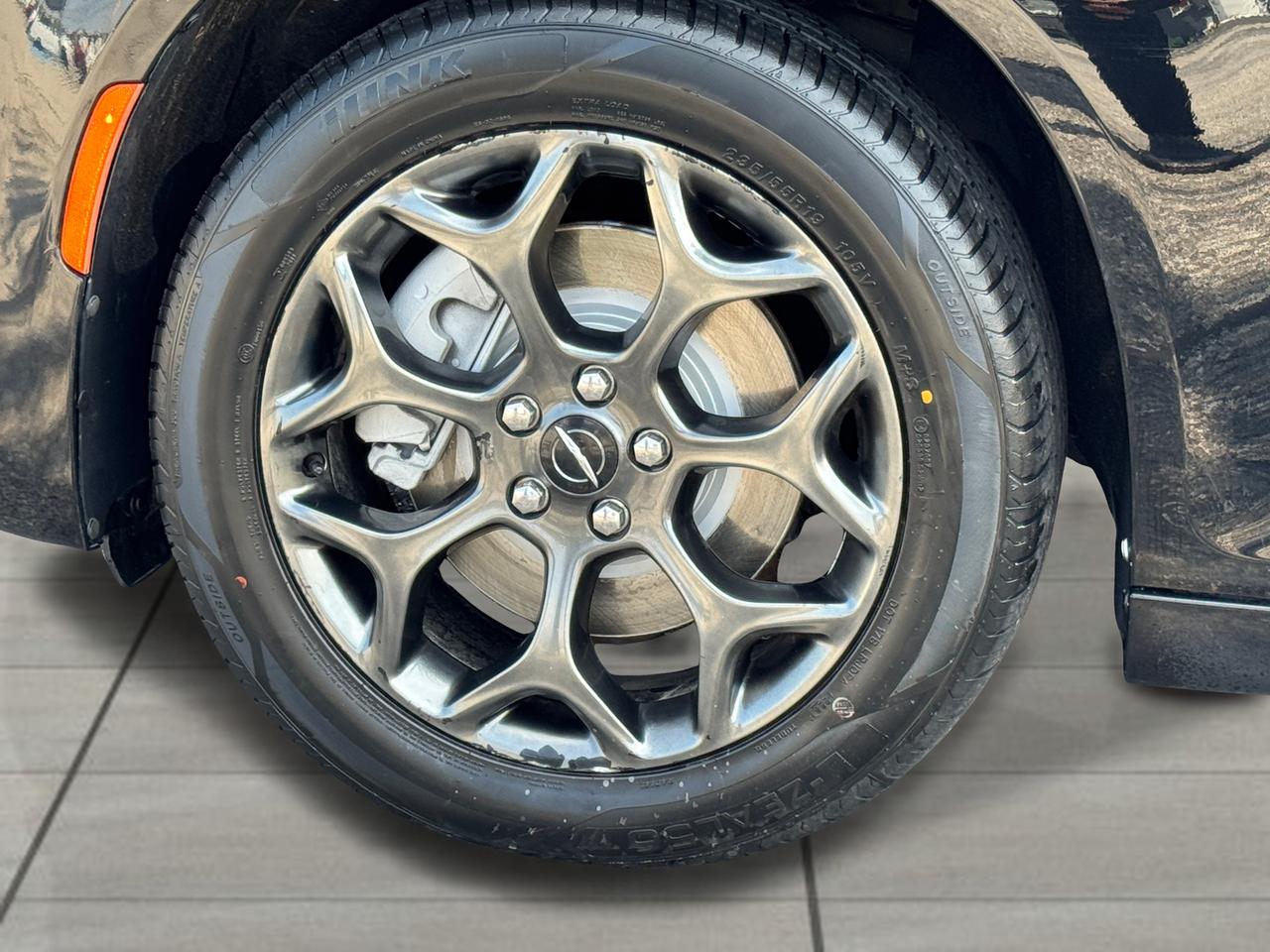 2018 Chrysler 300 300S AWD+New Tires+Brakes+Leather Photo