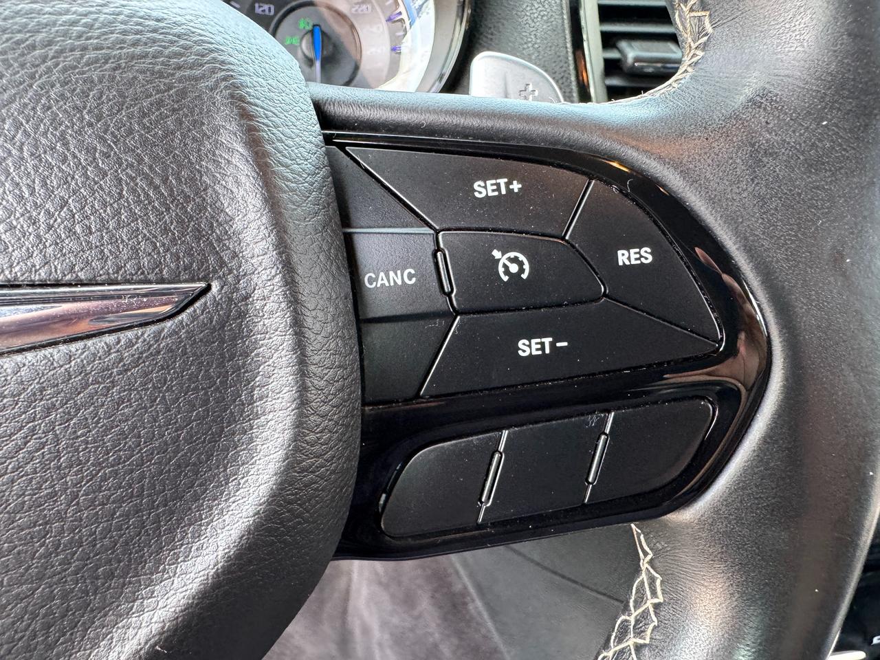 2018 Chrysler 300 300S AWD+New Tires+Brakes+Leather Photo