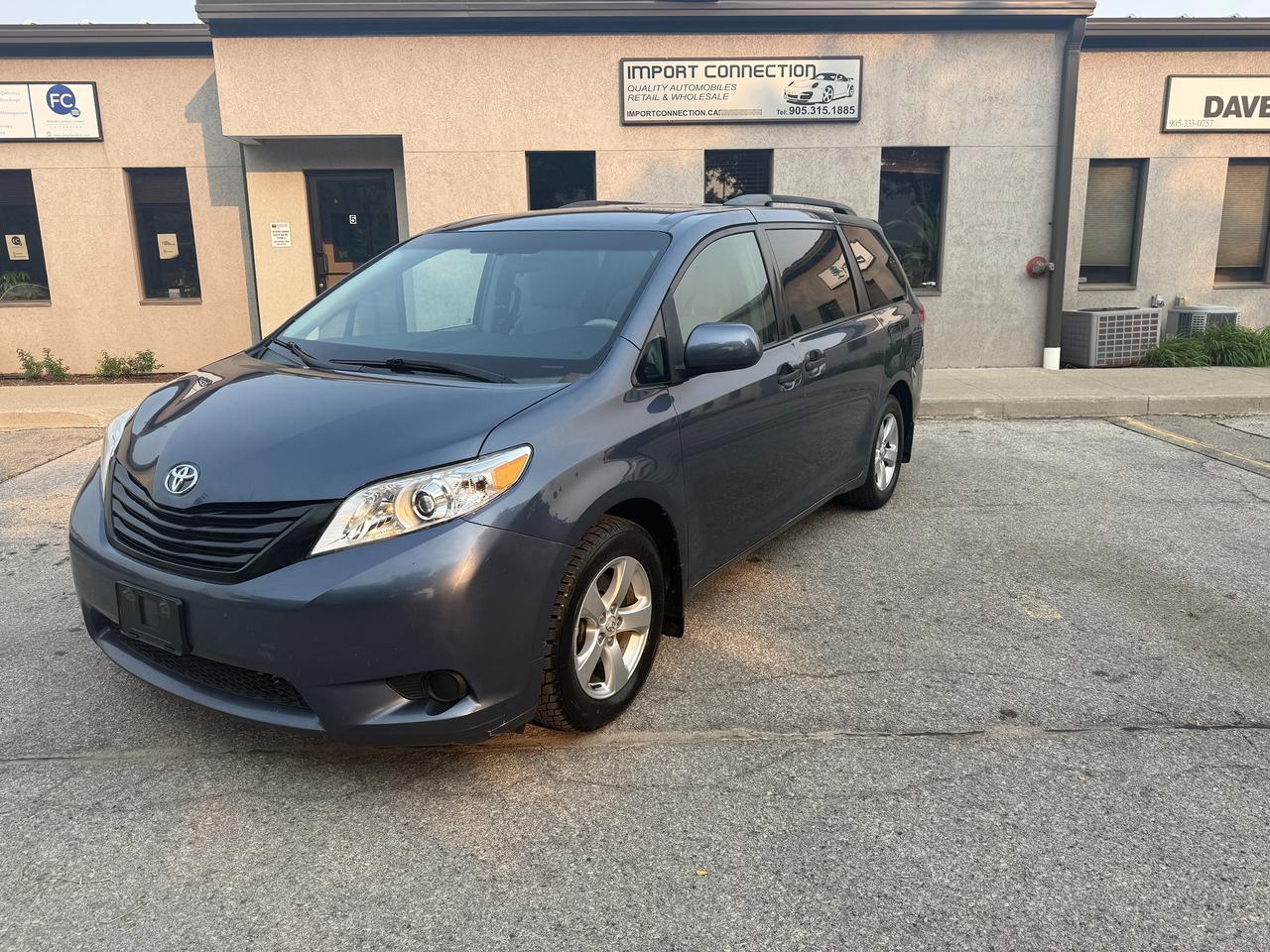 2014 Toyota Sienna 5dr V6 CE 7-Pass FWD,CERTIFIED !