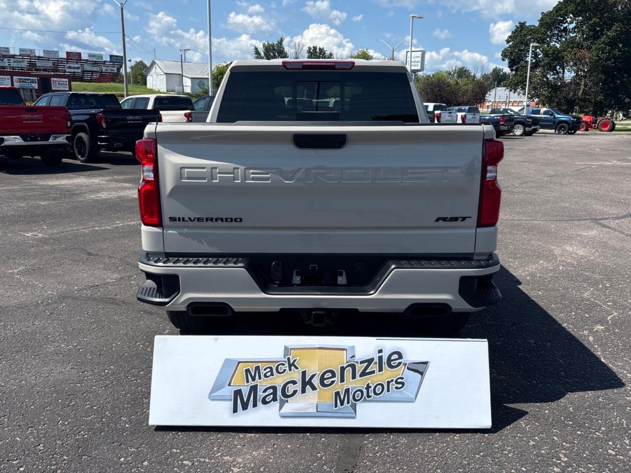 2026 Chevrolet Silverado 1500 RST New 5 Passenger Crew Cab V8 4X4 Truck with Heated Front Seats, Heated Steering Wheel, Wireless Phone Charging, Dark Appearance Package and a 13.4 Diagonal Touchscreen Radio with Google Built-In, Wirel Photo