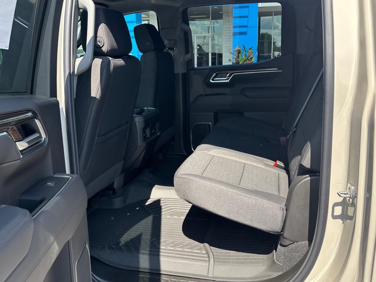 2026 Chevrolet Silverado 1500 RST New 5 Passenger Crew Cab V8 4X4 Truck with Heated Front Seats, Heated Steering Wheel, Wireless Phone Charging, Dark Appearance Package and a 13.4 Diagonal Touchscreen Radio with Google Built-In, Wirel Photo