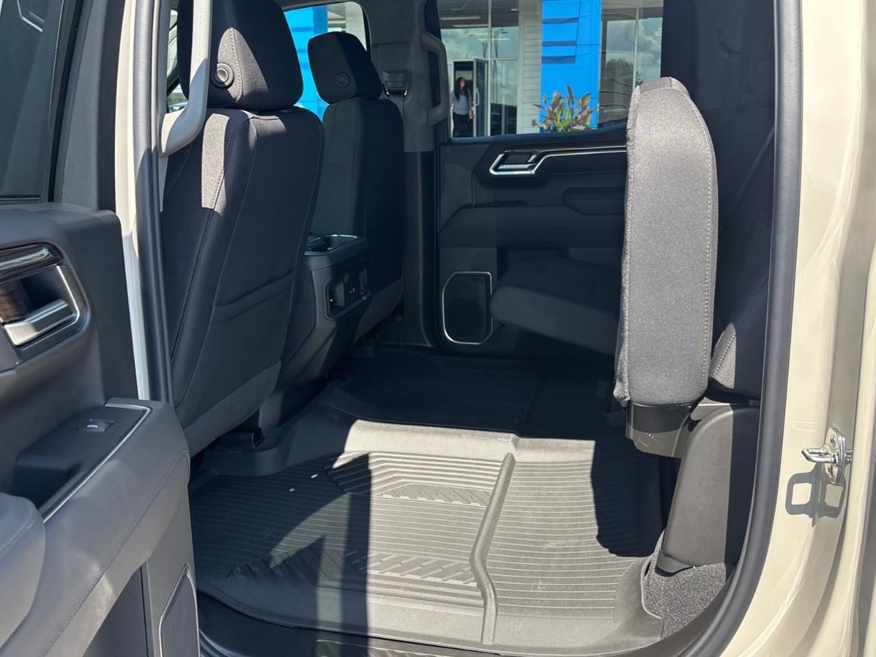 2026 Chevrolet Silverado 1500 RST New 5 Passenger Crew Cab V8 4X4 Truck with Heated Front Seats, Heated Steering Wheel, Wireless Phone Charging, Dark Appearance Package and a 13.4 Diagonal Touchscreen Radio with Google Built-In, Wirel Photo