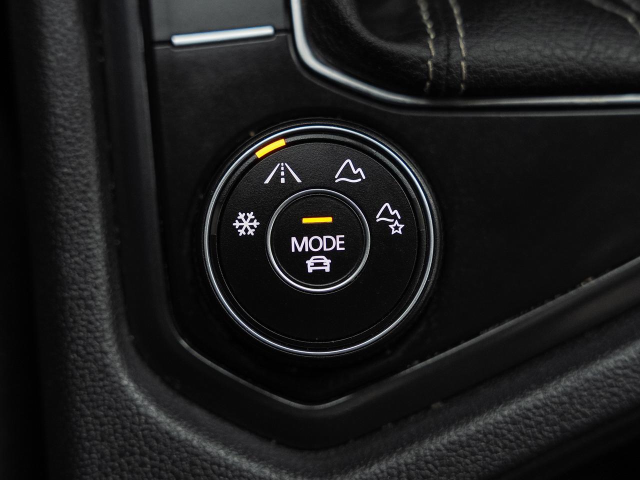 2022 Volkswagen Tiguan HIGHLINE R-LINE AWD | Nav | Panoroof | CarPlay