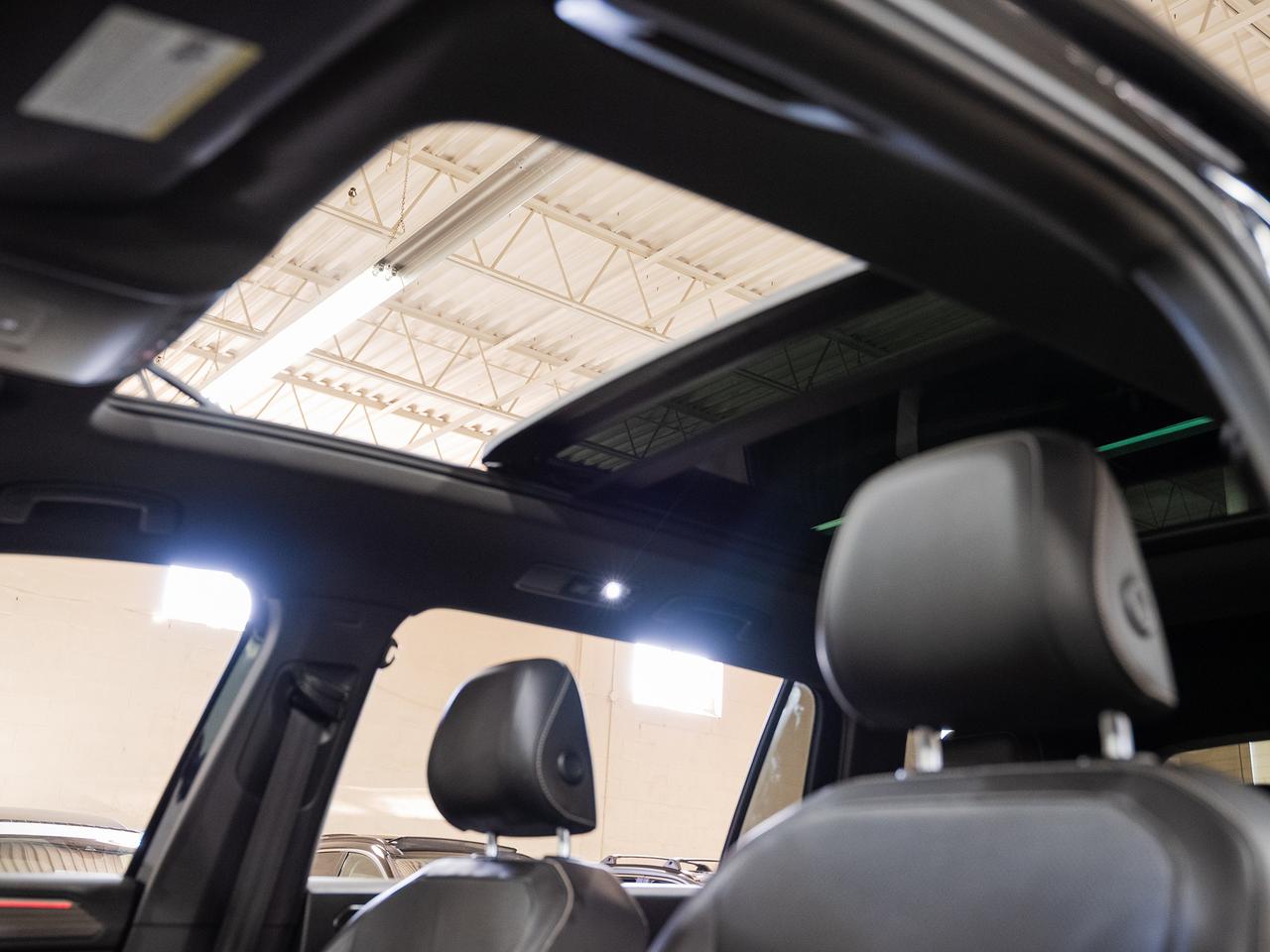 2022 Volkswagen Tiguan HIGHLINE R-LINE AWD | Nav | Panoroof | CarPlay Photo