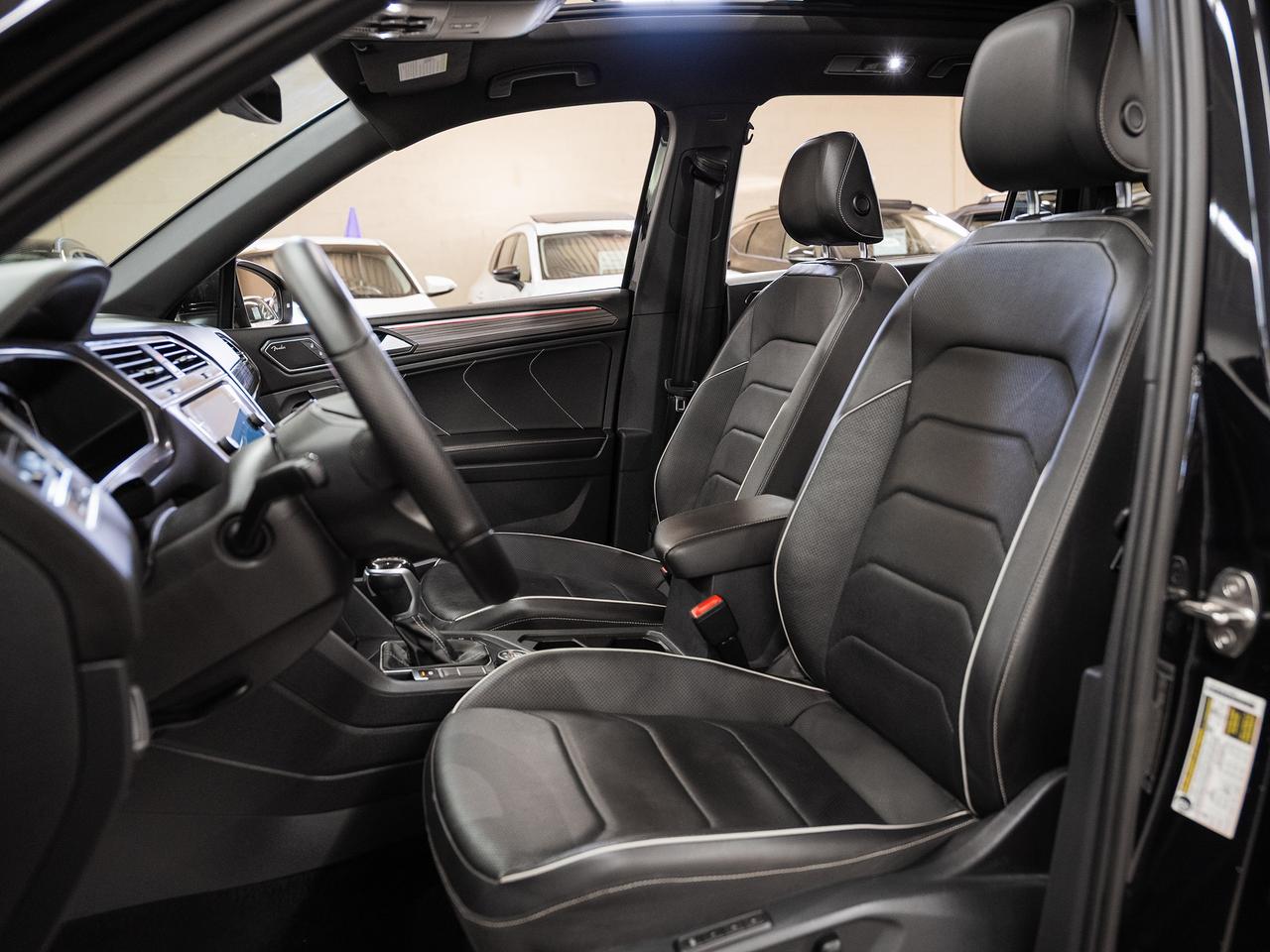 2022 Volkswagen Tiguan HIGHLINE R-LINE AWD | Nav | Panoroof | CarPlay