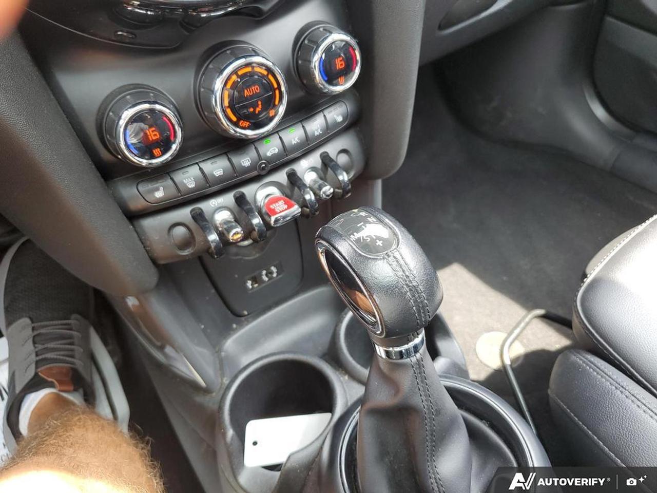 2018 MINI Cooper COOPER-LEATHER-SUNROOF-BLUETOOTH Photo