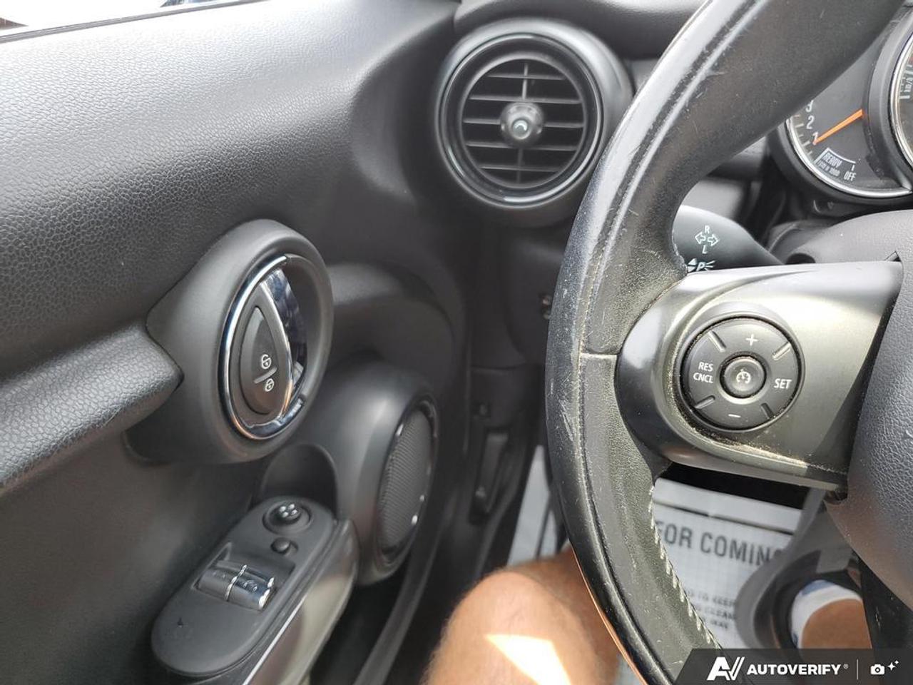 2018 MINI Cooper COOPER-LEATHER-SUNROOF-BLUETOOTH Photo