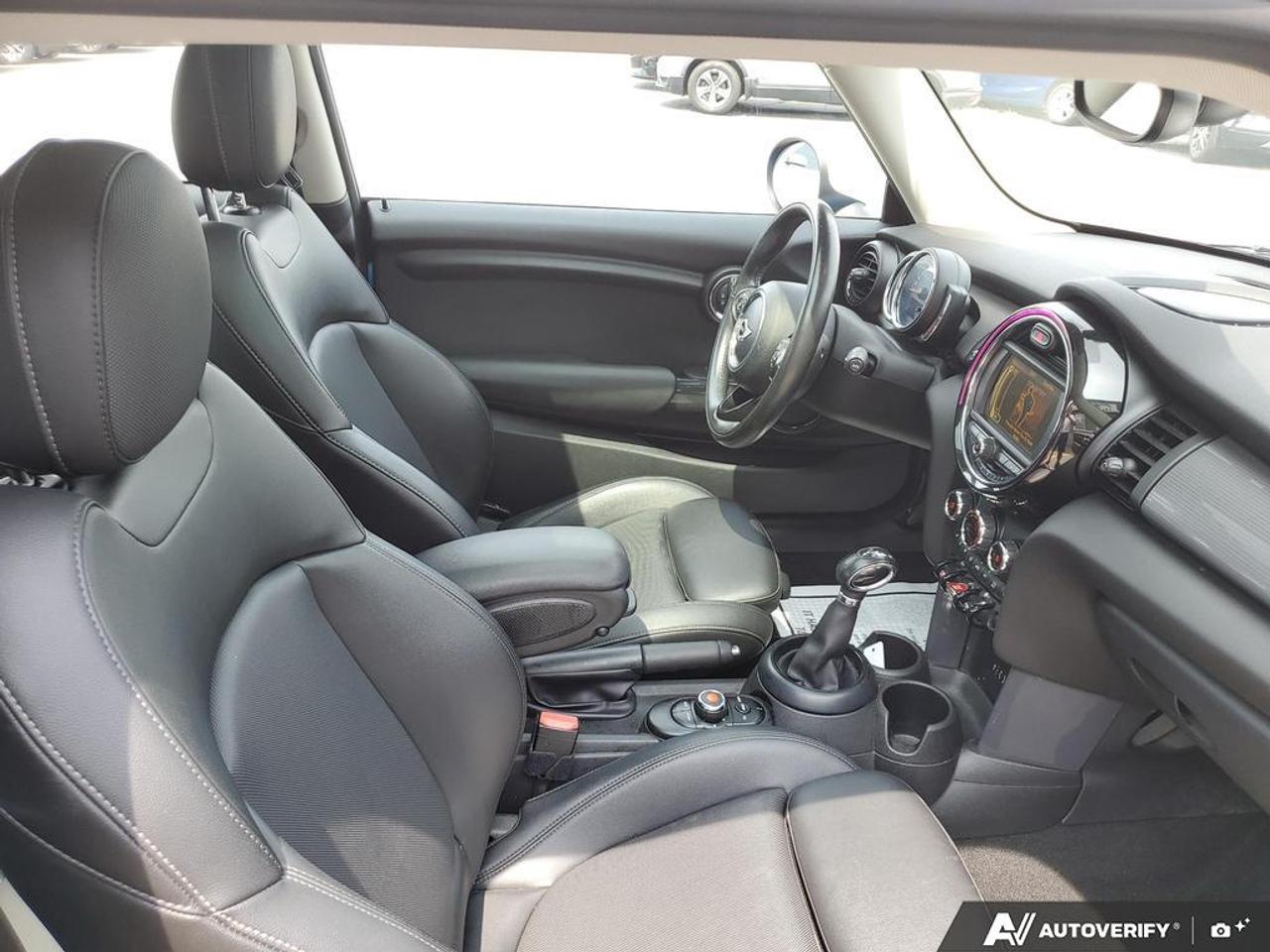 2018 MINI Cooper COOPER-LEATHER-SUNROOF-BLUETOOTH Photo