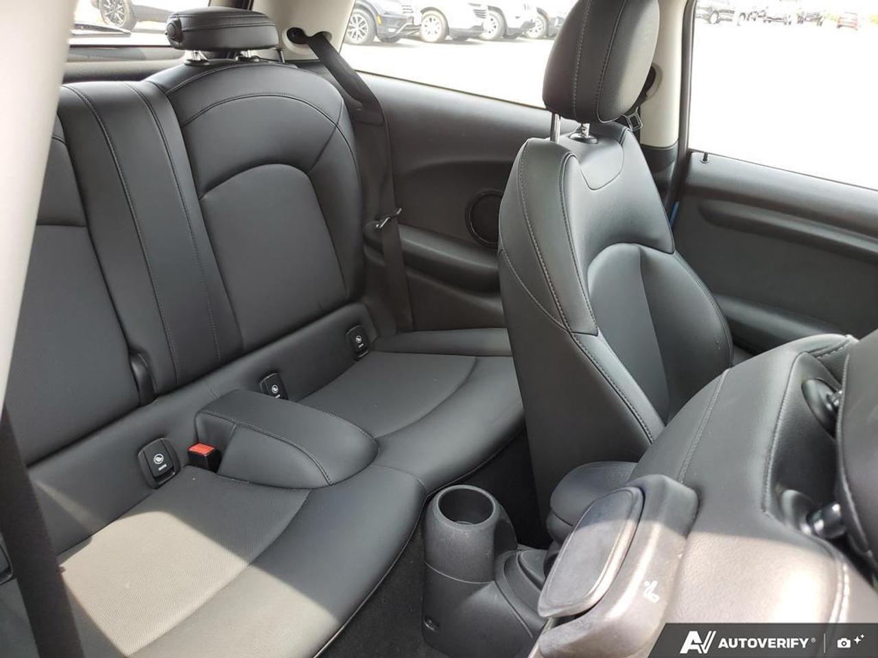 2018 MINI Cooper COOPER-LEATHER-SUNROOF-BLUETOOTH Photo